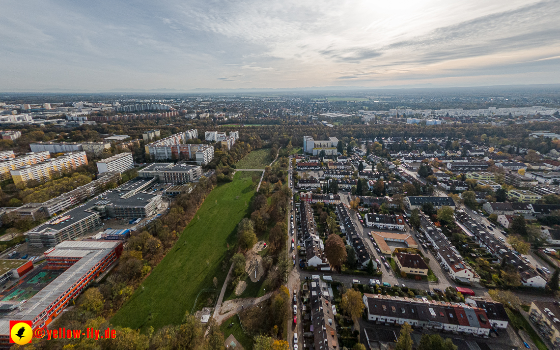 03.11.2022 -  Ostparksee mit Umgebung in Neuperlach